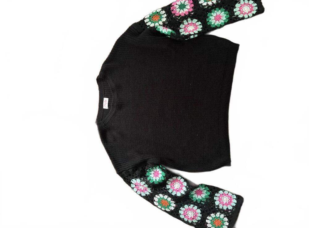NEW PINK LILY women's knit sweater crochet sleeves in black
